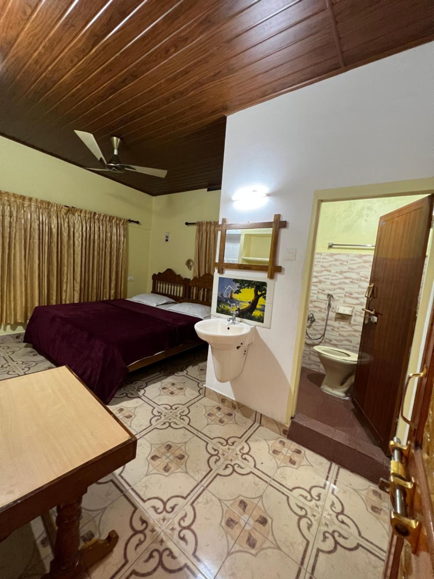 Tranquilou Homestay Thekkady Exterior photo